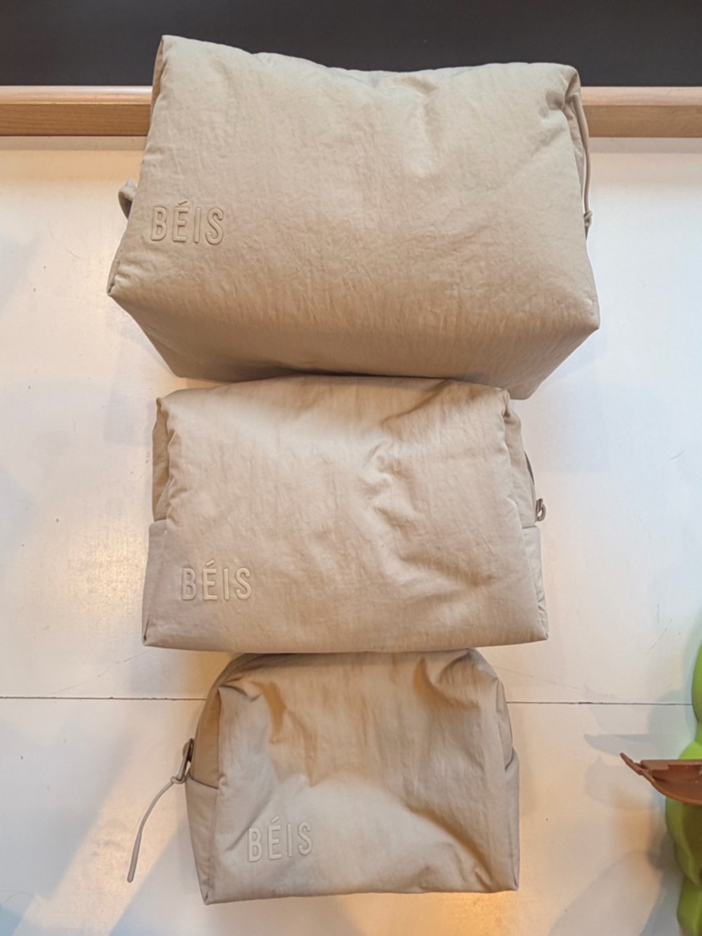 BEIS the air pouch set in oat